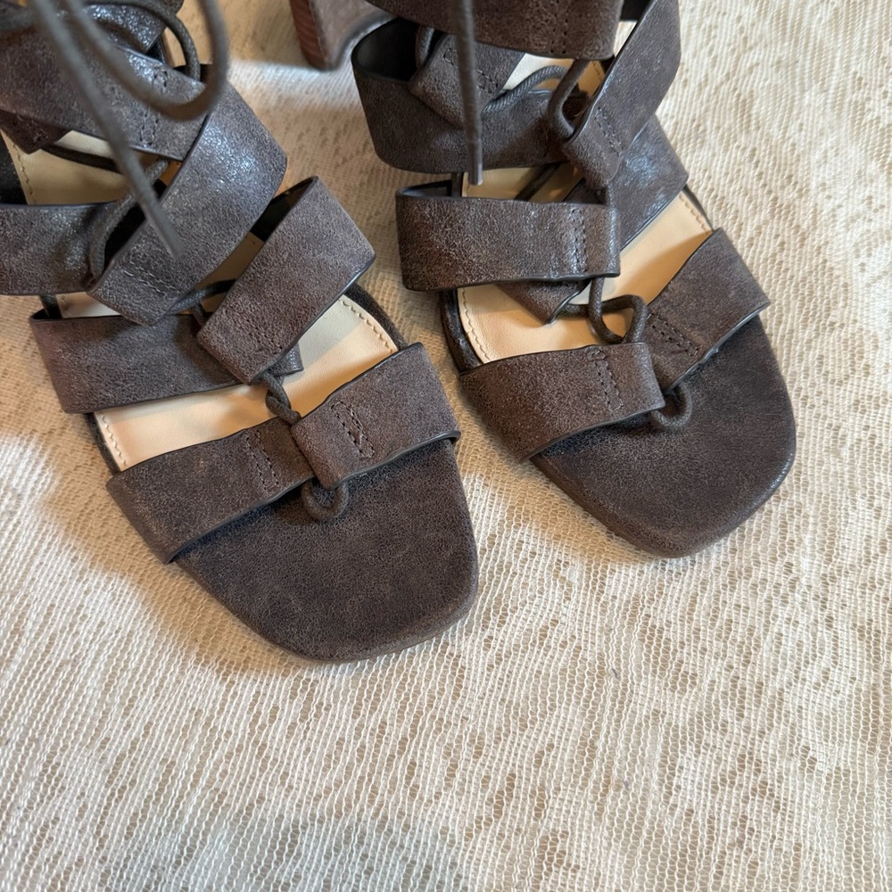 NWOT Vince Camuto Phandras charcoal lace up stacked heel leather sandals - Picture 3 of 10